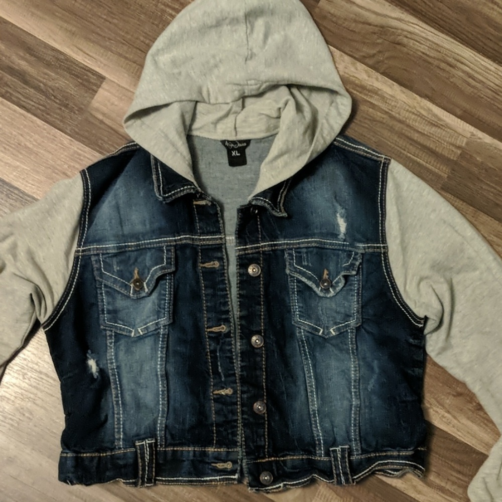 Ariya jeans, jean jacket size XL GIRLS